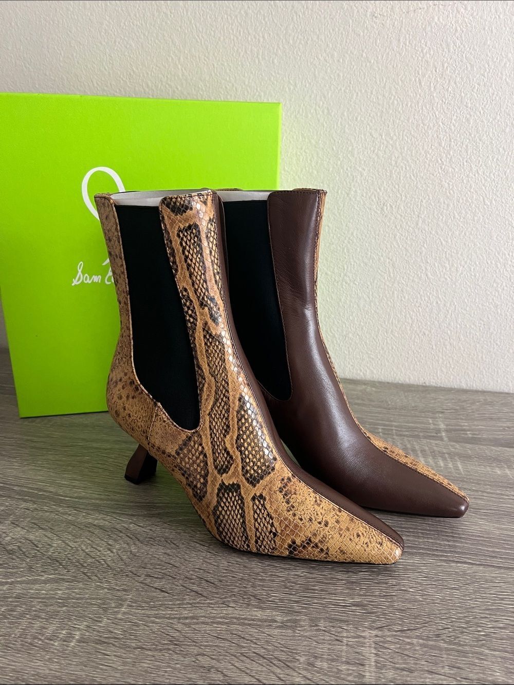 Sam Edelman Cuoio Snakeskin Chelsea Boots Brown Leather Women’s 7.5 M NIB